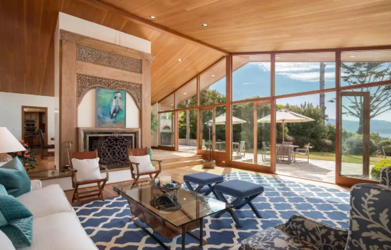 spacious living room