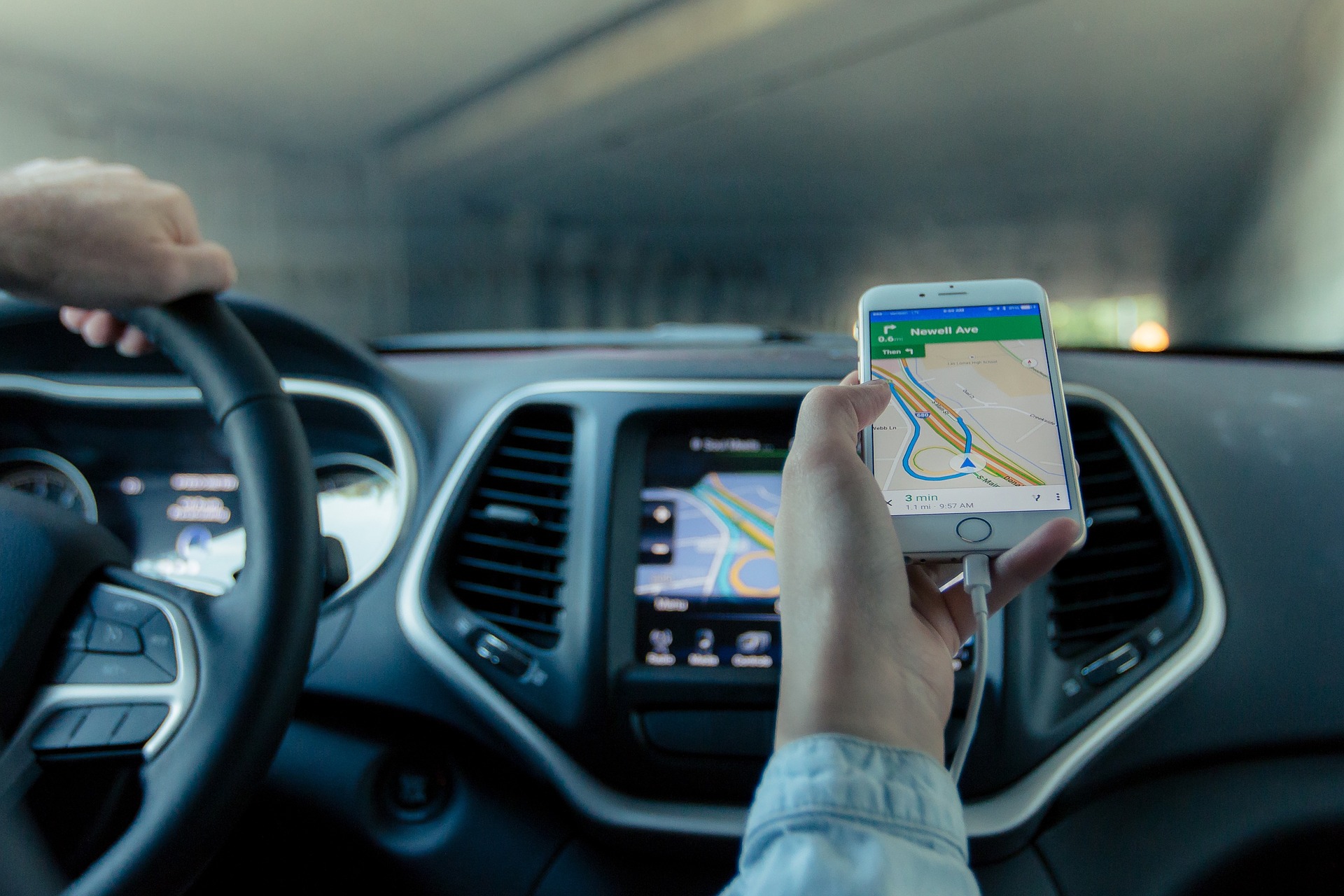 using GPS on an iPhone while driving